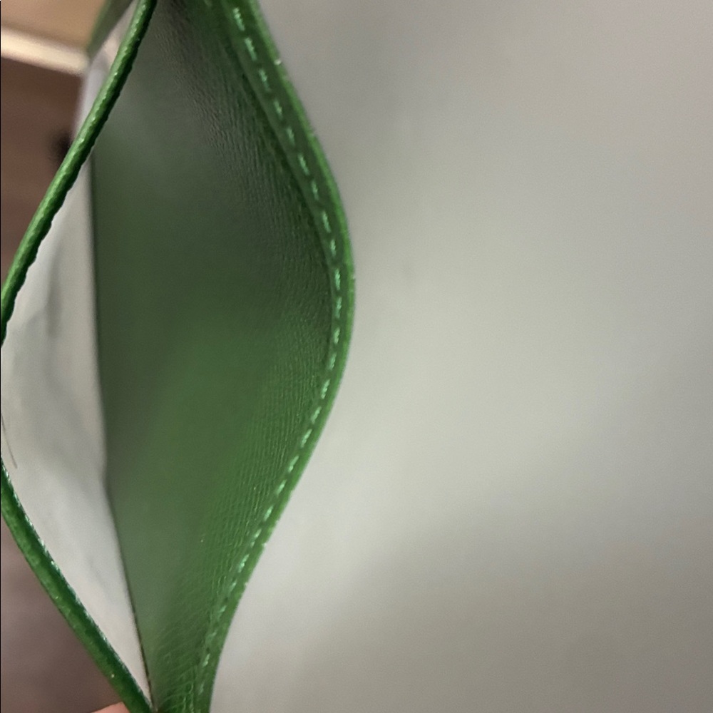 β¨ Louis Vuitton Taiga Green Bifold ID Wallet β Rare Color β¨ - Picture 8 of 12